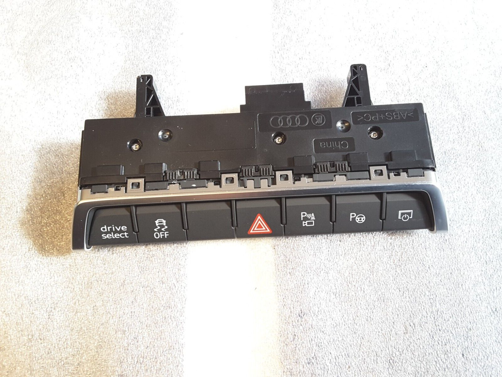 Unidad de control panel de luces de emergencia original AUDI 4J3925301B Nuevo.