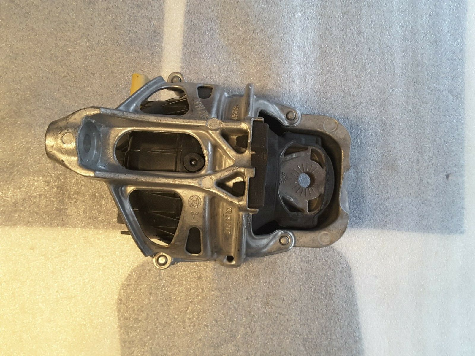 Engine mount hydro mount side left Audi Q7 3.0 TDI ultra quattro tiptronic