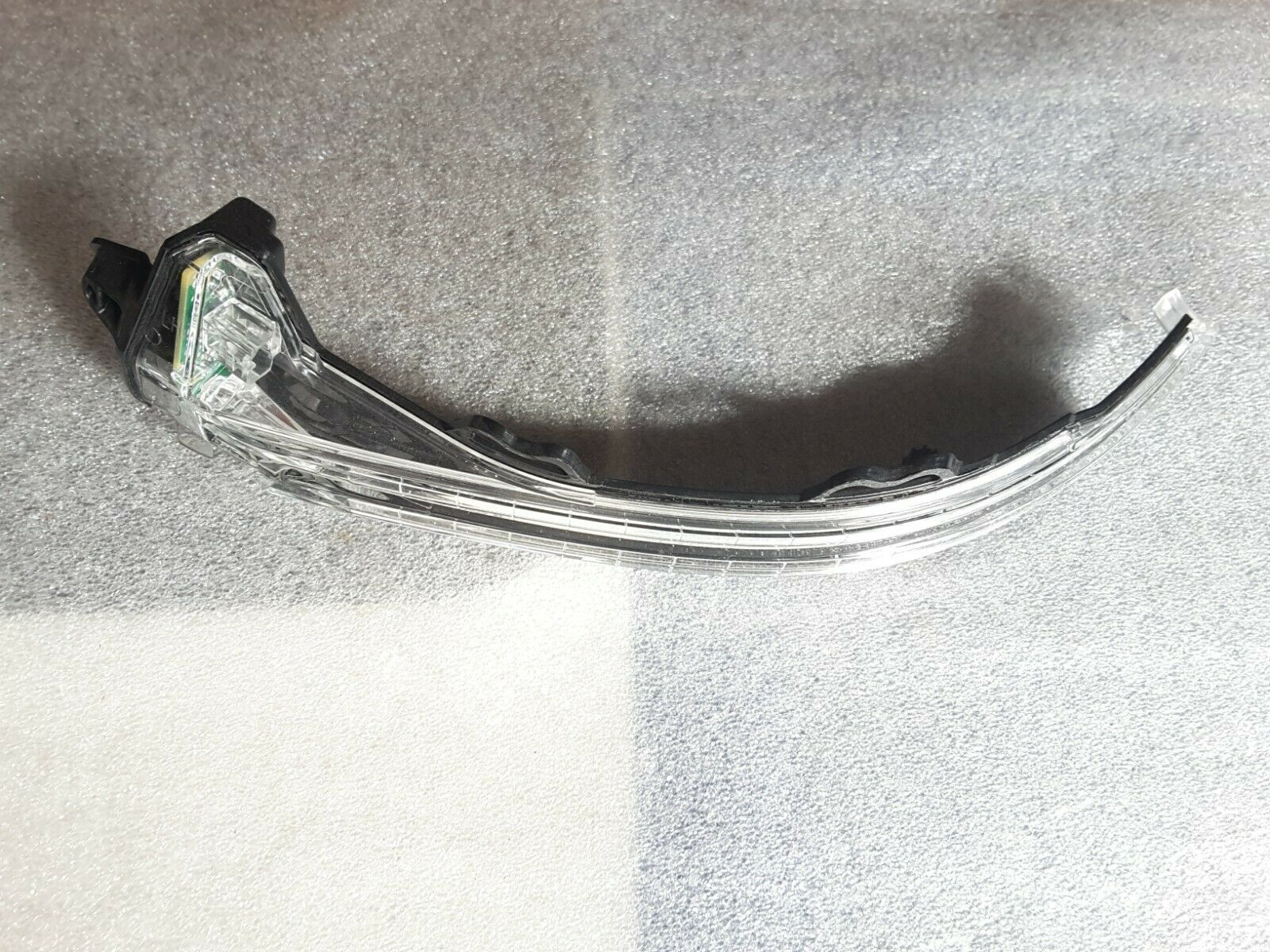 Outside mirror, indicator light left Original Audi indicator Audi A4 B9 8W0949101