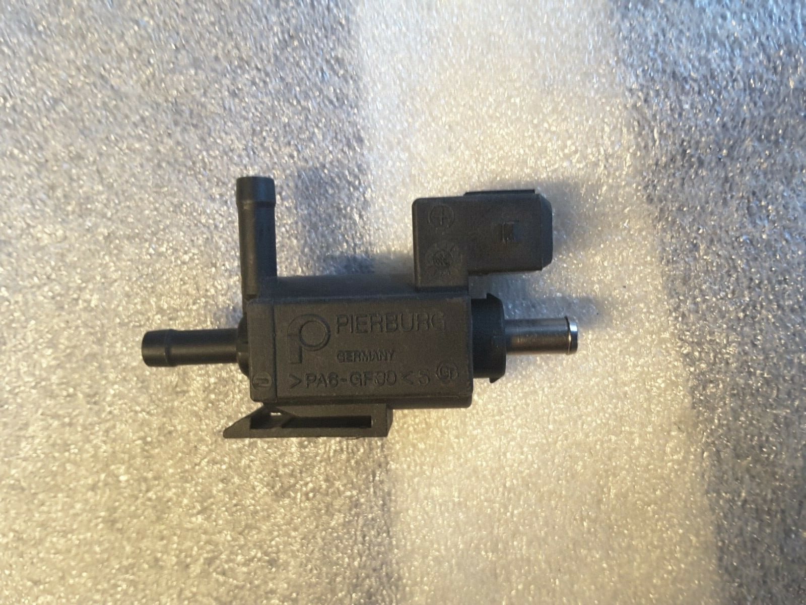 Solenoid valve original Pierburg Volvo C70, 9155936 Coupe 13726V-068 NEW.