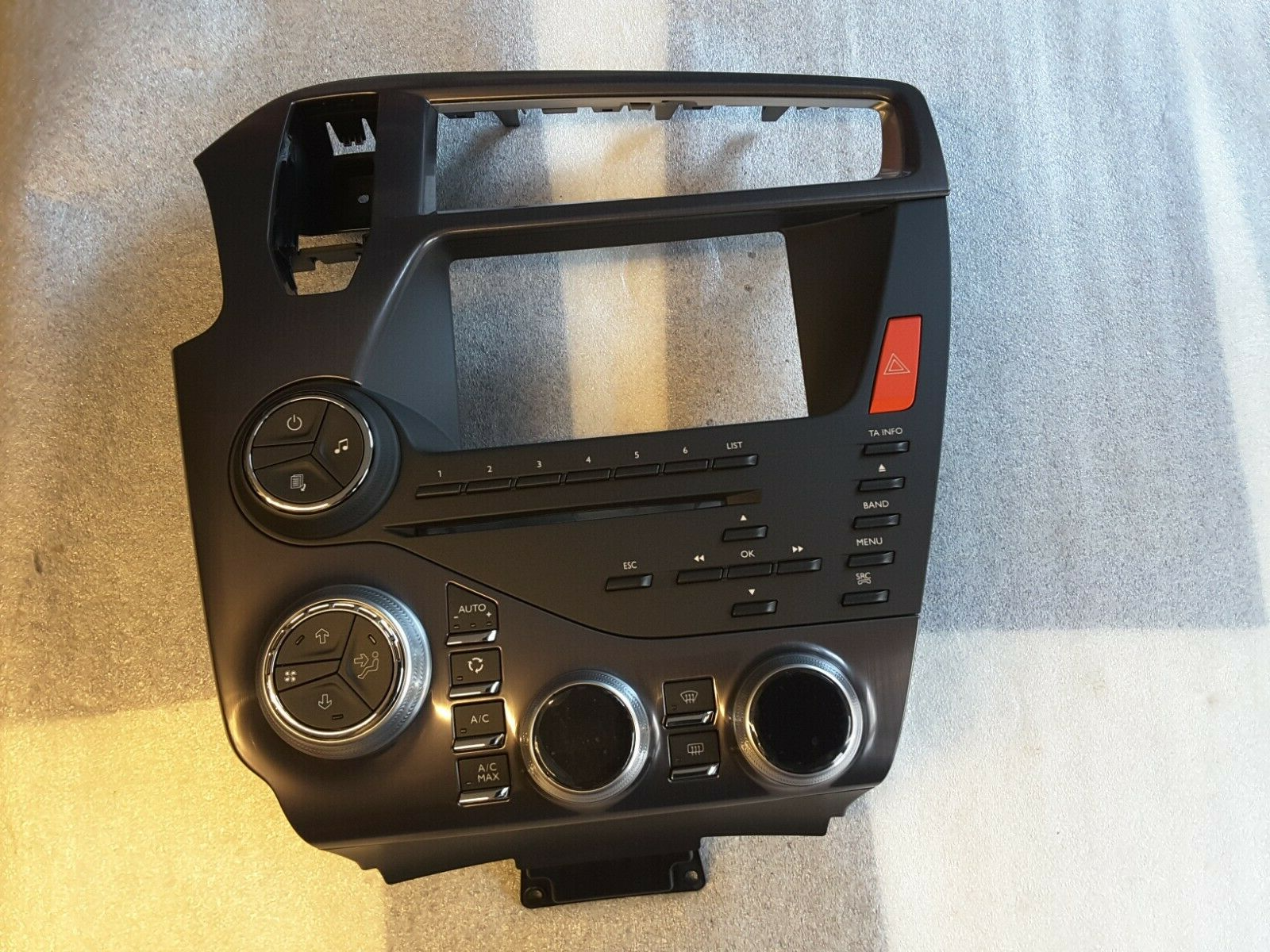 Control unit air conditioning radio center console Citroen DS5 PSA 96731267ZD NEW.