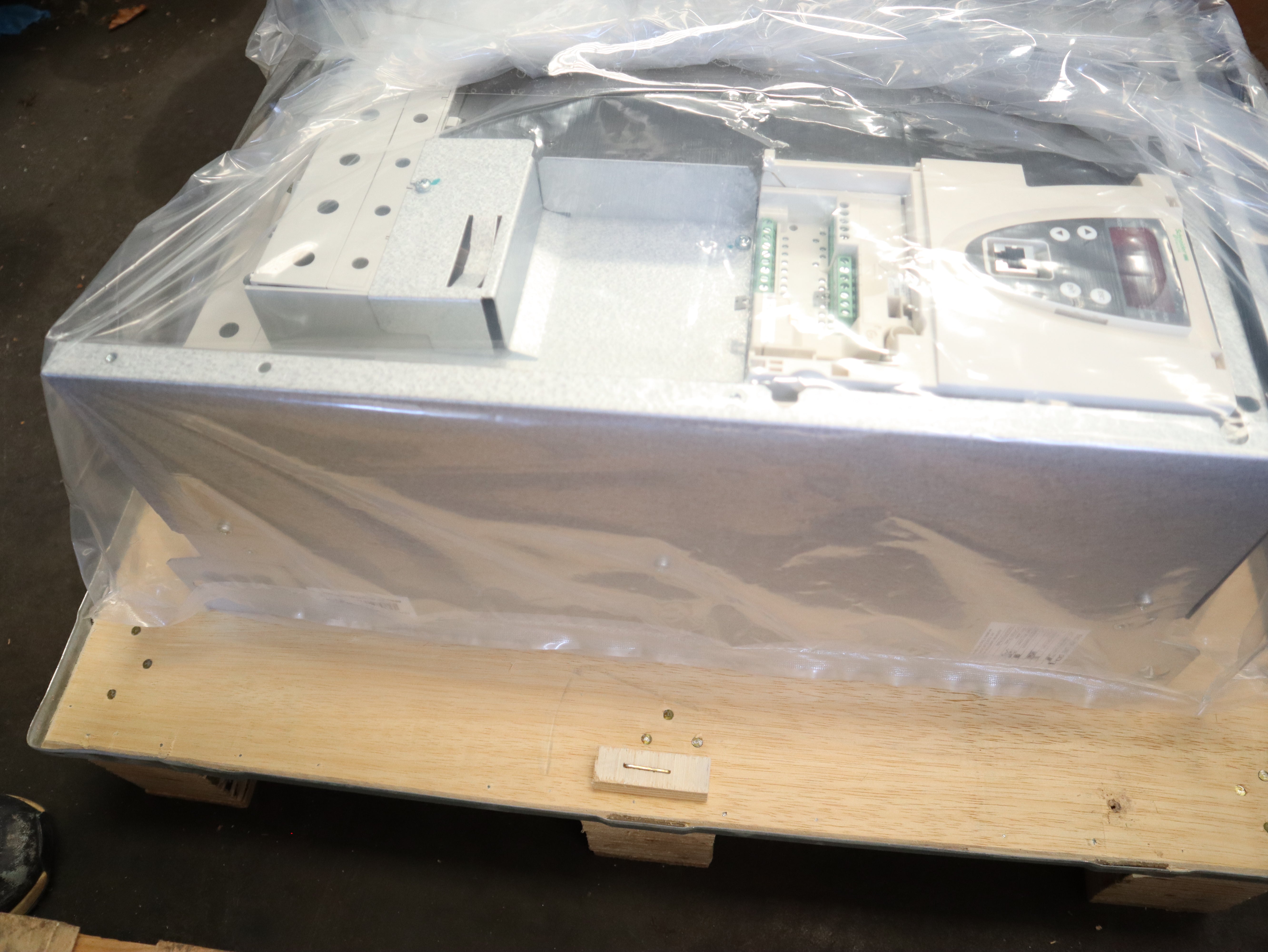 Schneider Electric Frequenzumrichter Altivar 71, ATV71HD45M3XG1IN, 45KW NEW